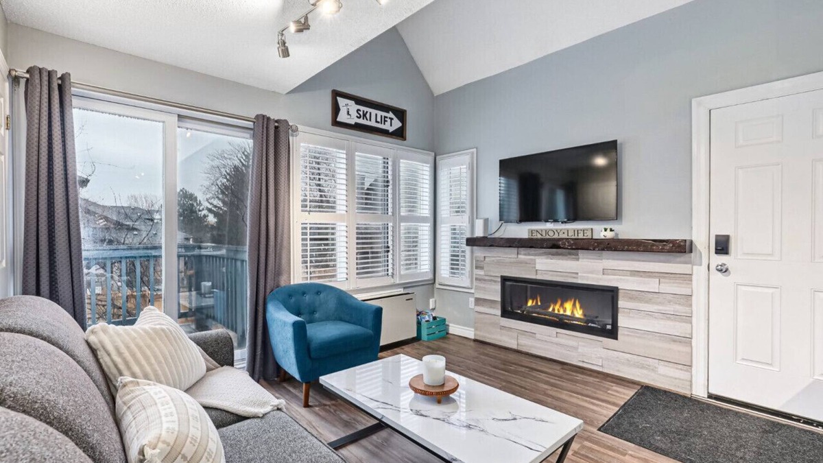 Craigleith Apartment | Mo109 North Creek with Hot Tub and Tennis!