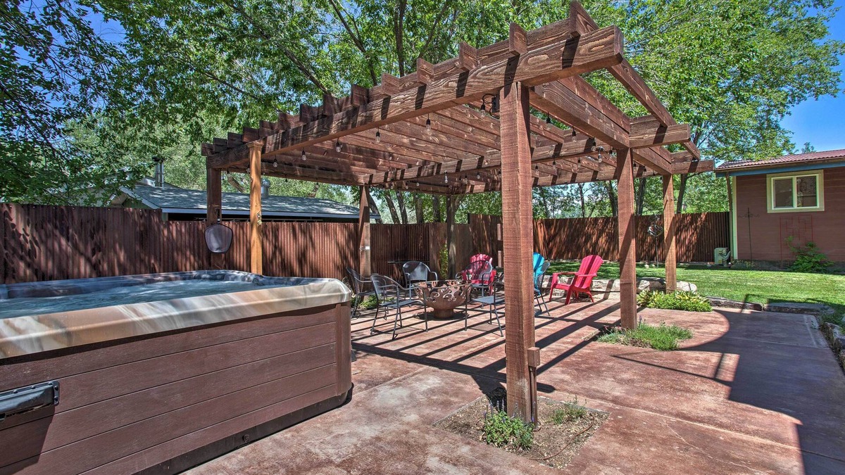Moab Cottage | Moab Getaway w/Ample Parking, Walk to Main Street