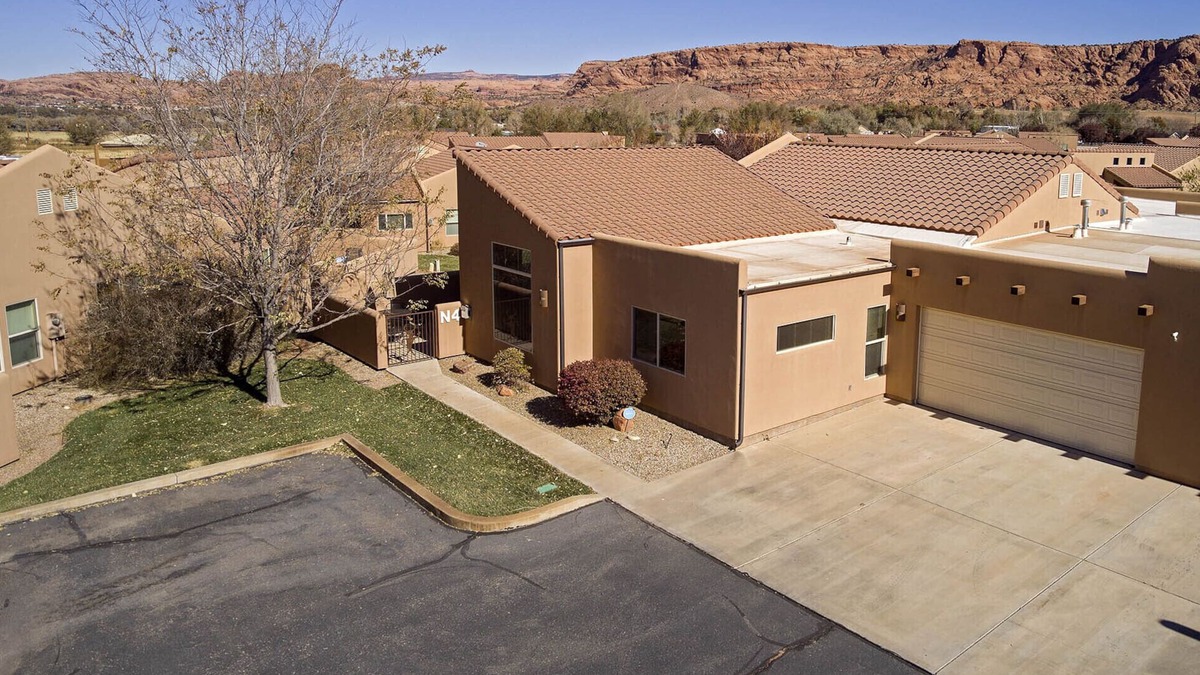 Moab South Valley Condo | Moab Rim Village - Perfect Location - New Hot Tub!