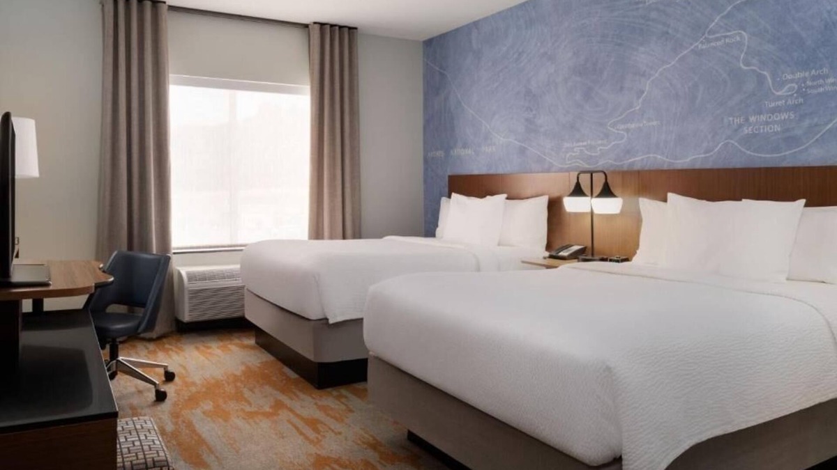 Moab Hotel | Moab’s Gateway: Relaxing 2 Queen Unit Near National Parks & Outdoor Action