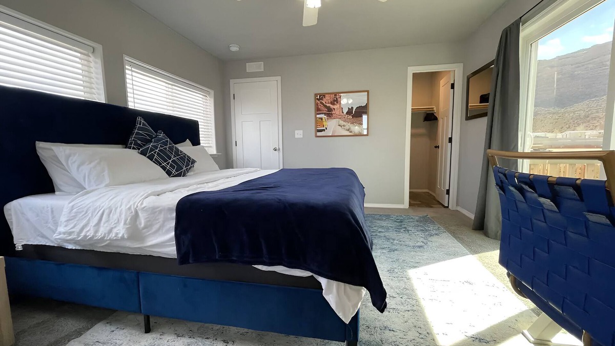 Moab South Valley House | Moab’s Majestic Escape to The Red Rock W/EV Outlet