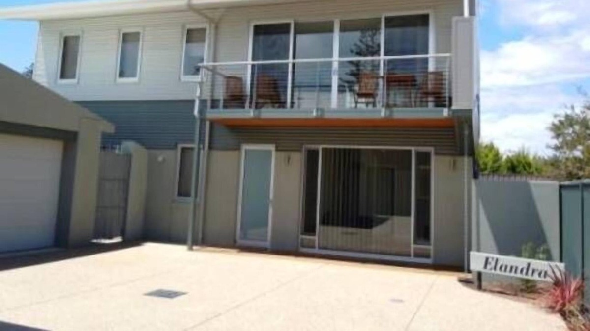 Moana House | Moana Beach “Elandra Beach House”
