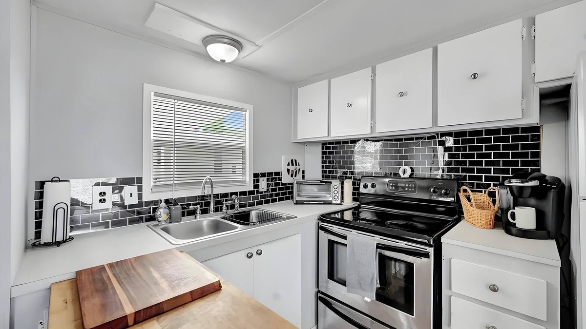 Diplomat House | Mobil Home in 55yr+ only Community in North Fort Myers 2bd/1.5bth