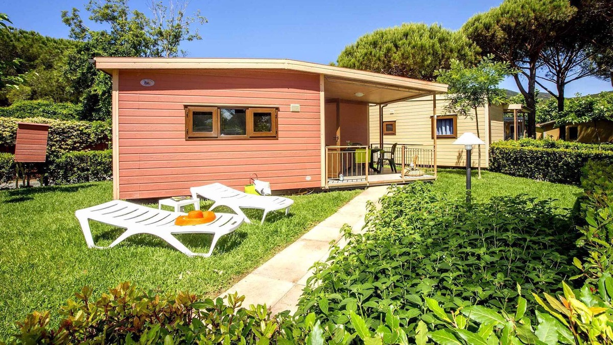Le Rocchette House | Mobilehome with garden, air conditioning and 150 meters from the sea
