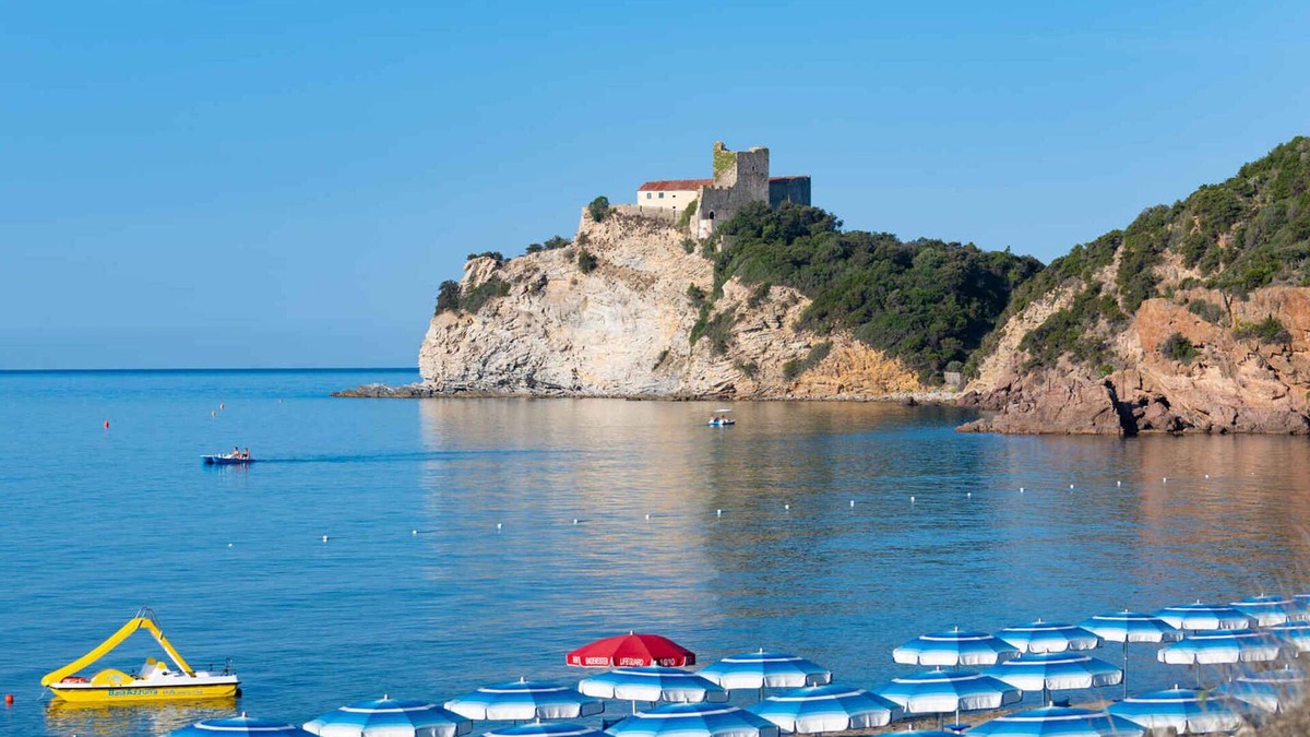 Le Rocchette House | Mobilehome with air conditioning, pool in a sunny location