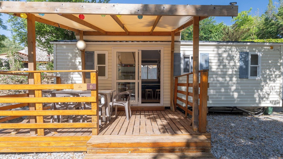 Lavilledieu House | Mobile Home 'A - 1-6 Pers' with Shared Pool, Private Terrace and Shared Garden