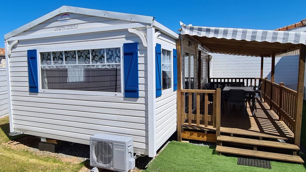 Neuville-de-Poitou House | Mobile Home '4p Near Futuroscope' with Wi-Fi and Air Conditioning
