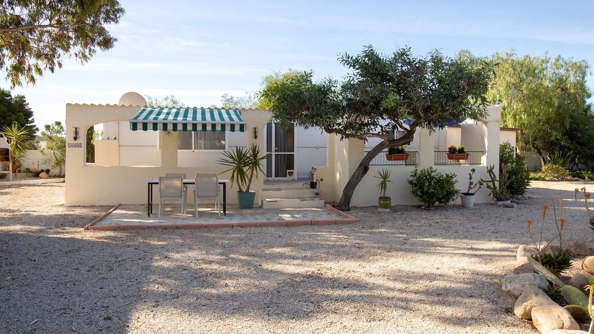 Mutxamel Resort | Mobile home with beautiful garden