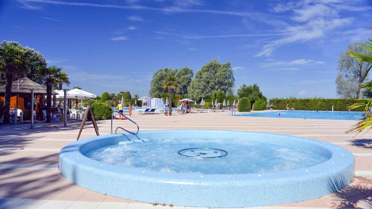 Caorle House | Mobilehome with pools for young and old