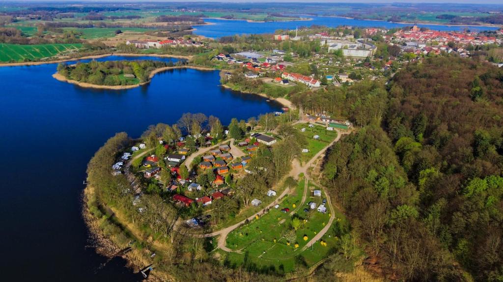 Sternberg House | Mobilheim und Blockhaus mit Seeblick
