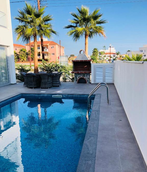 Oroklini Villa | Mobina Villas