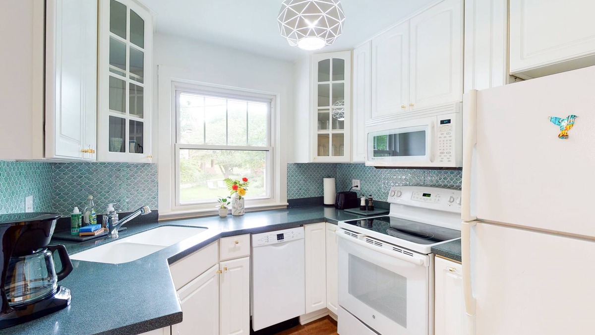 Bloomington Cottage | Mod 2-bedroom cottage w/ game room+private parking