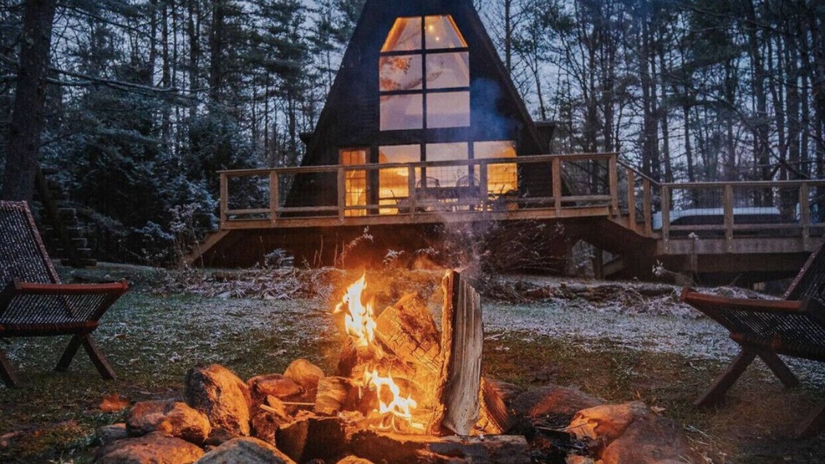 Wardsboro Cabin | Mod A Frame Cabin in the Woods Close with Hot Tub -close to Mt. Snow & Stratton!