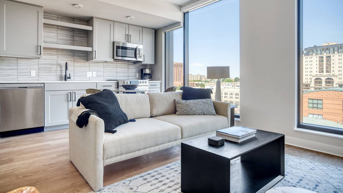 Golden Triangle Apartment | Mod Golden Triangle 1BR w/ Pool, Gym & W/D, next to Park, by Blueground