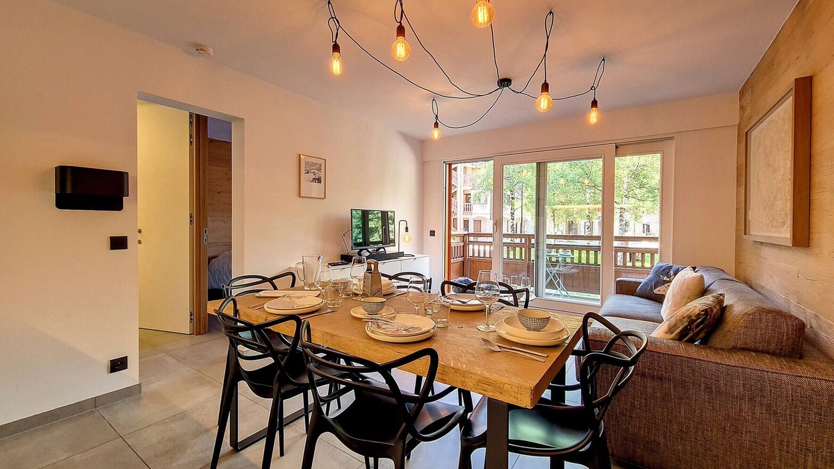 Saint-Martin-de-Belleville Apartment | Modern 2-Bdr Apmt, Near Slopes, Balcony, South/West Exposure