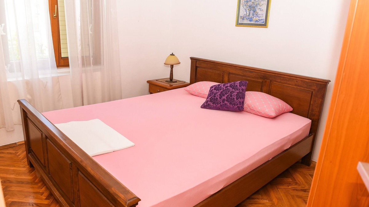 Bijeli do Apartment | Moderate Two Bedroom Apartment near city center