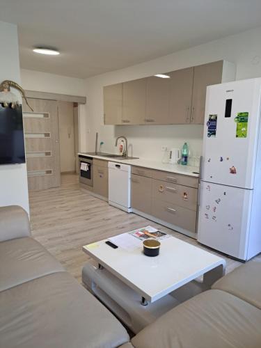 Pardubice Apartment | Moderní apartmán s balkonem v srdci Pardubic