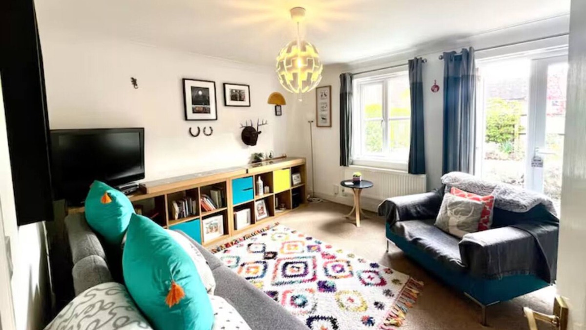 Stratford-upon-Avon House | Modern 1 bed house with parking