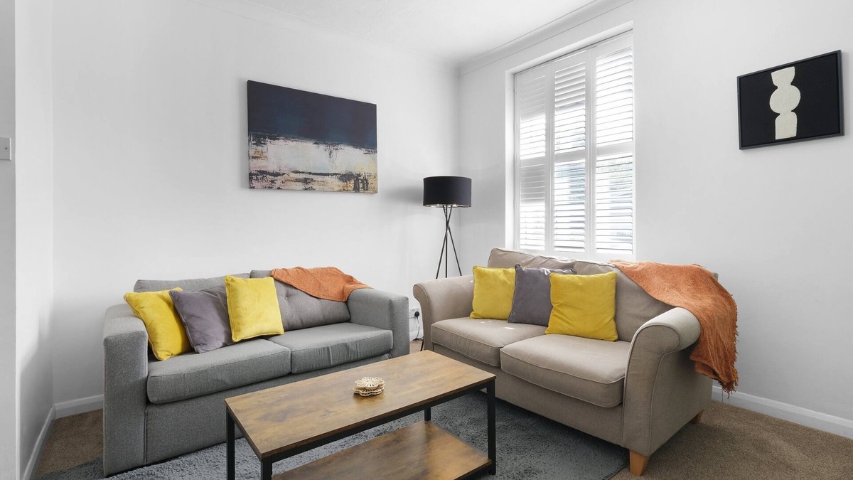 Gravesend Apartment | Modern 1 Bedroom Apartment in Gravesend