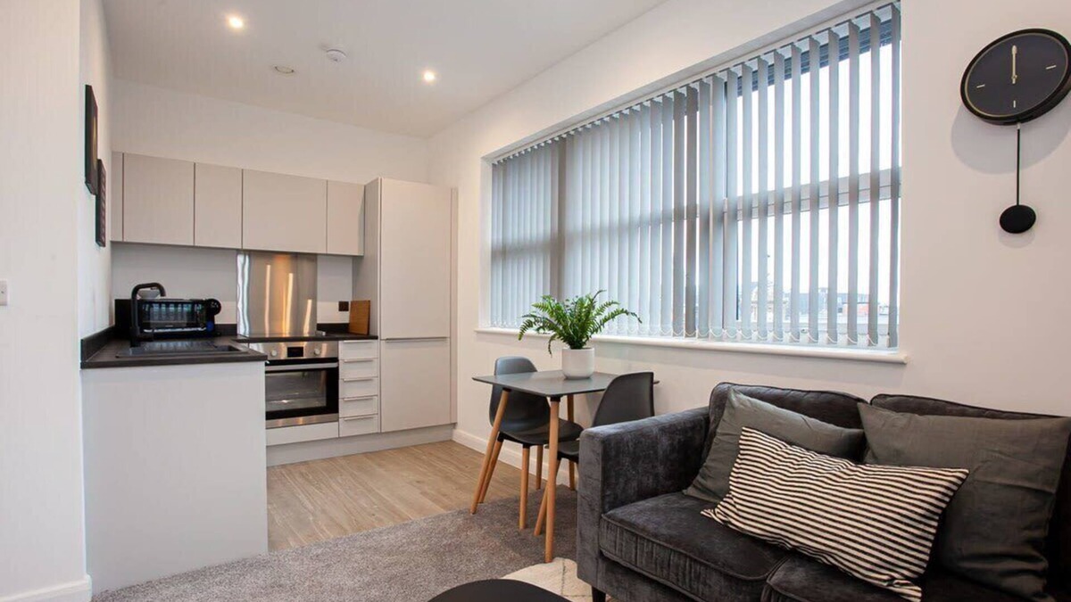 Bolton Apartment | Modern 1 Bedroom Apartment in Central Bolton