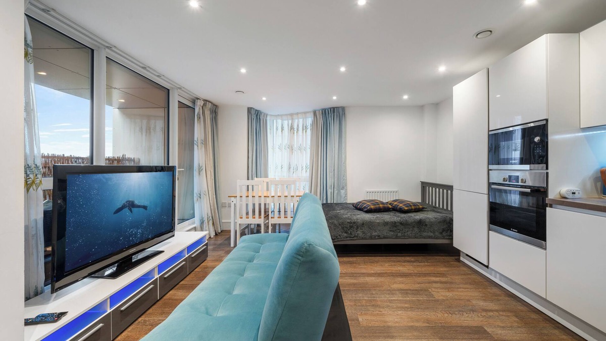 Surrey Docks Apartment | Modern 1-Bedroom Flat in Central London