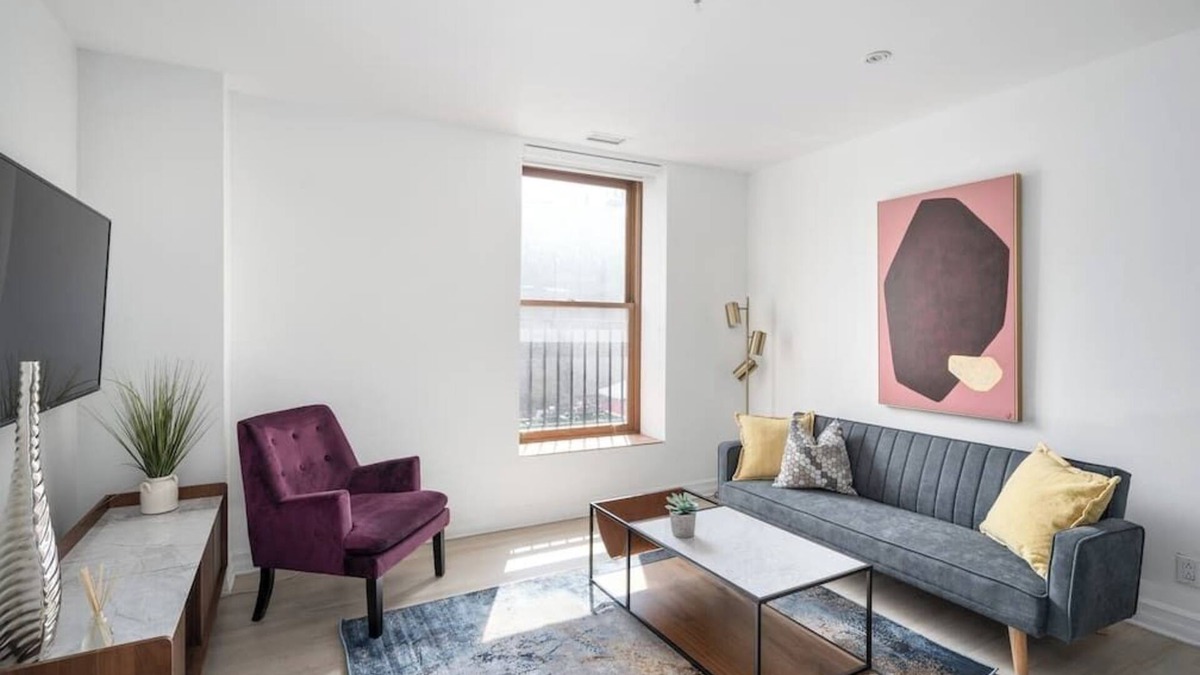 Old Montreal Apartment | Modern 1 BR 1BA in center of Old Mtl | St Paul St