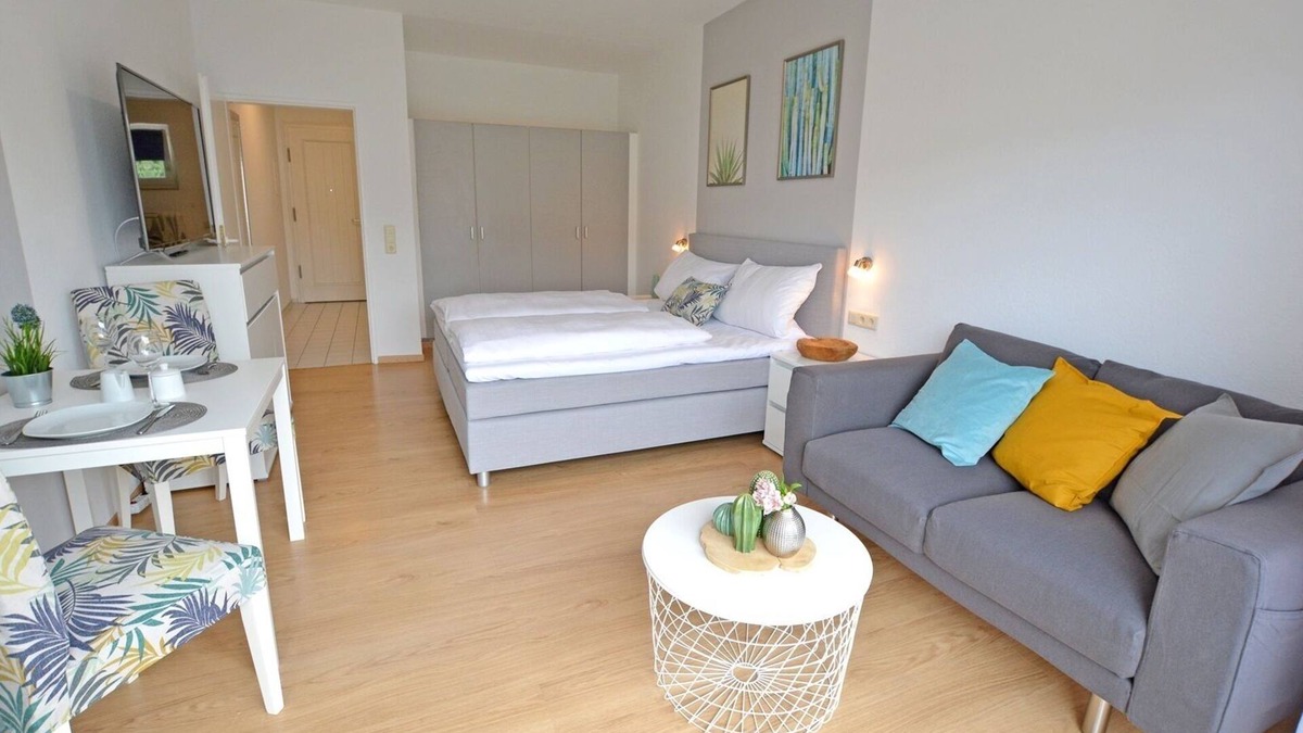Bad Kreuznach Apartment | Modern 1-room apartment in the spa area - balcony, WLAN, TV, spa area
