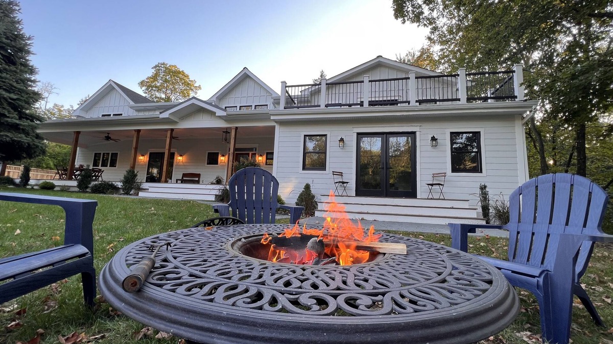 Roseland Other | Modern 1870s Farmhouse Getaway