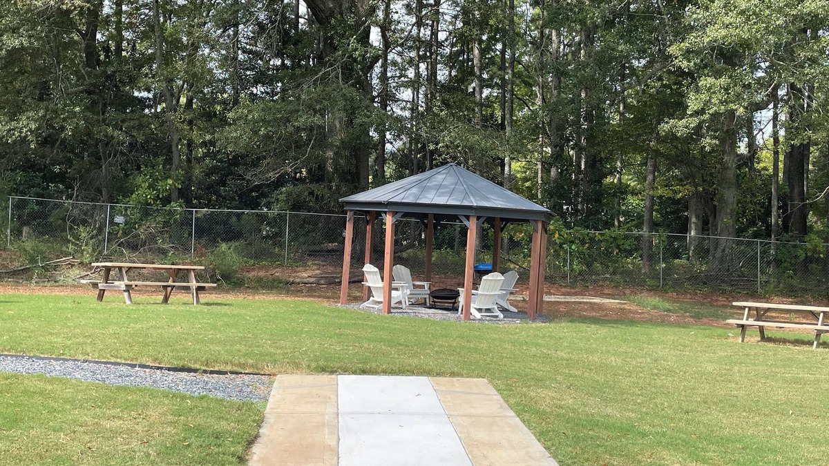 Jonesboro Apartment | Modern 1BR Apartment – Brand New Construction, Close to Airport and expressway.n