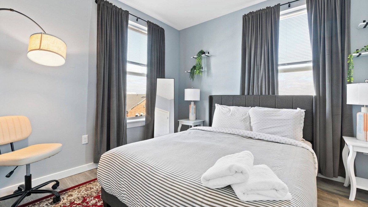 Everett Apartment | Modern 1BR Near Encore 7795