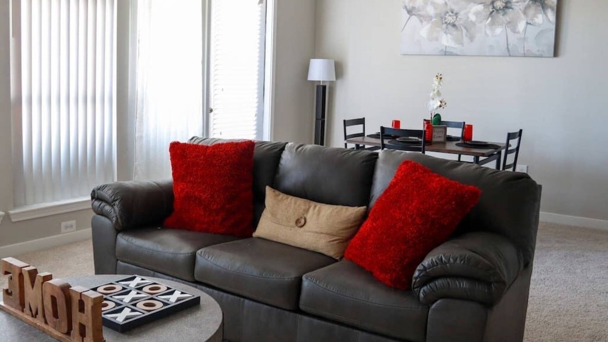 The Colony Apartment | Modern 2-Bed/2Bath Oasis