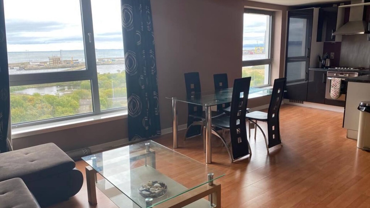 Newhaven Apartment | Modern 2 bed Apartment With Stunning Seaside View