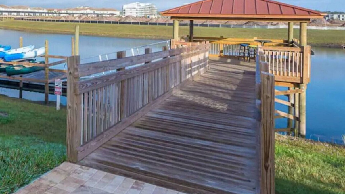 Kissimmee Apartment | Modern 2 bed apt storey lake