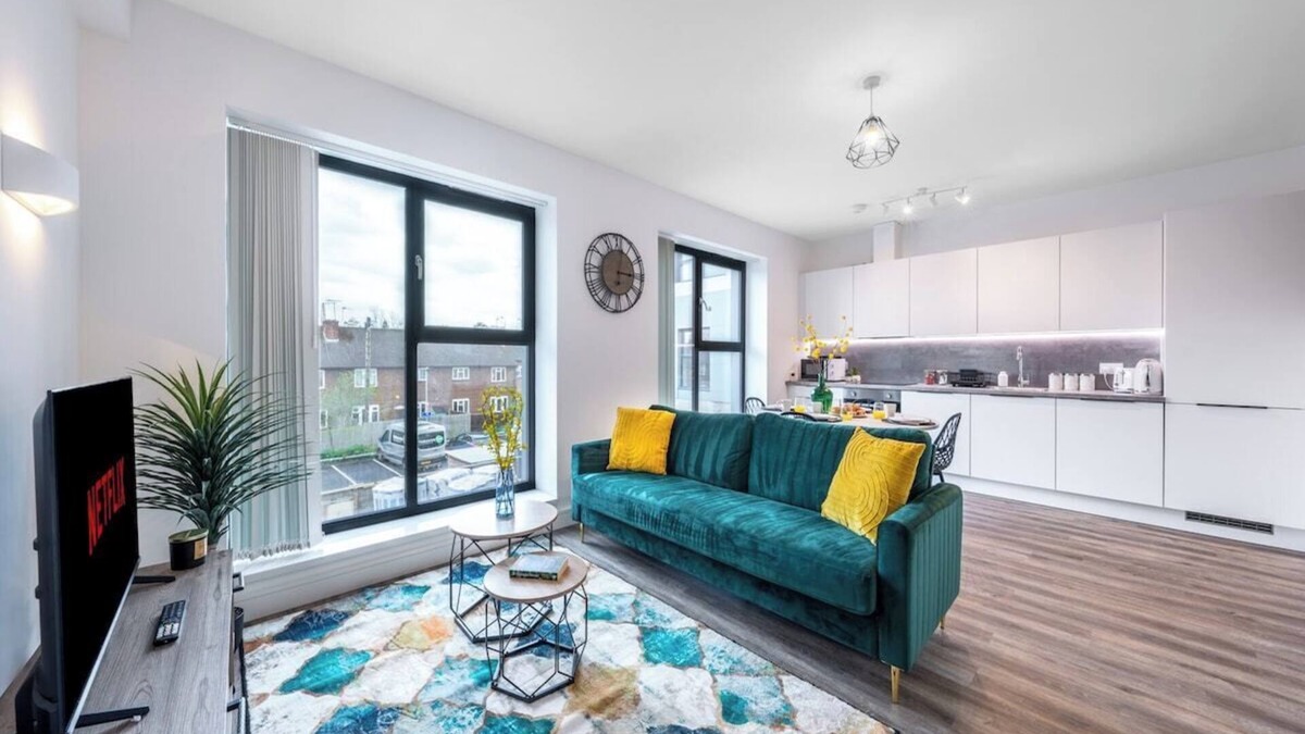 Potters Bar Apartment | Modern 2 bed flat in Potters Bar Free Parking
