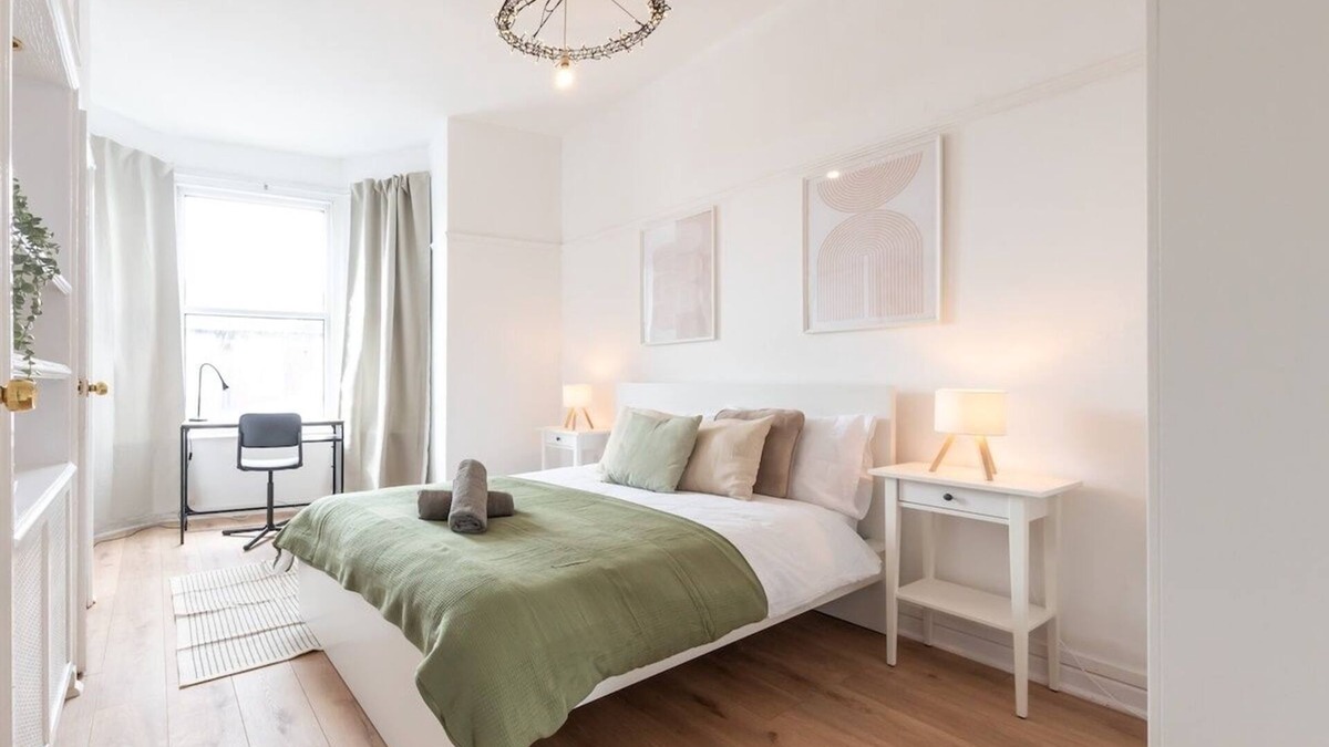 Portsmouth House | Modern 2-Bed House Near Seafront, Portsmouth