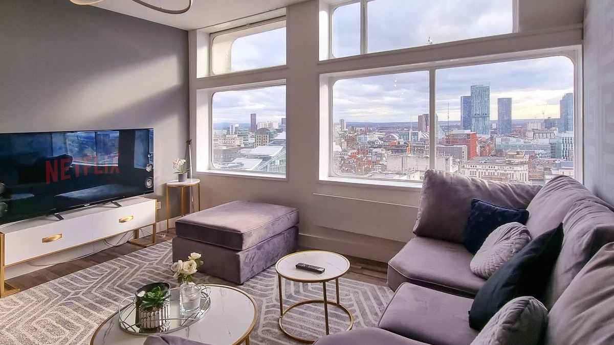 Manchester City Centre Apartment | Modern 2-Bed Penthouse with 23rd Floor Stunning View