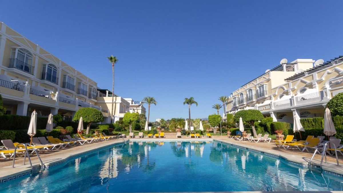 Nueva Andalucia House | Modern 2 bed townhouse with roof terrace, sleeps 6, in Aloha nr Puerto Banus!