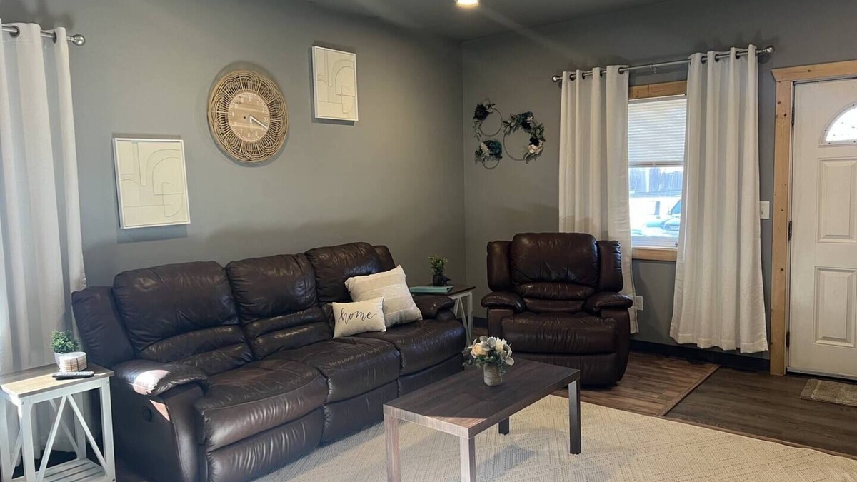 Fairbanks Apartment | Modern 2-bed with full kitchen, in-unit laundry, and off-street parking. Near downtown Fairbanks.