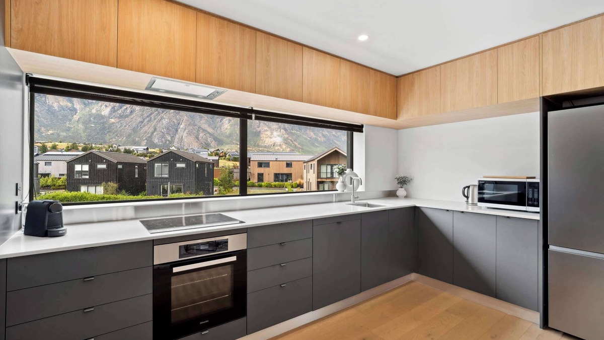 Kawarau Falls Apartment | Modern 2 Bedroom Apartment with Mountain Outlook