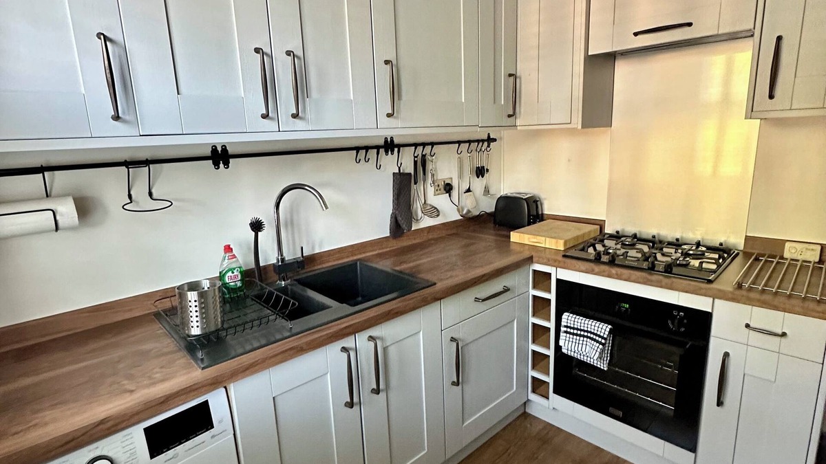 St. Margarets and North Twickenham Apartment | MODERN 2 BEDROOM APARTMENT IN ST MARGARETS, RICHMOND