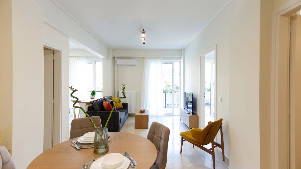 Glyfada Apartment | Modern 2-Bedroom Apartment in Downtown Glyfada
