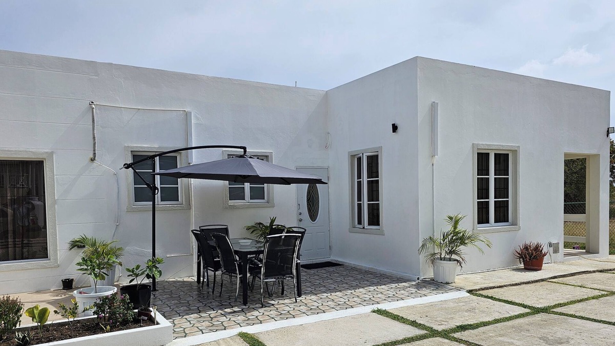 Oistins House | Modern 2 bedroom apartment. 10 minute walking distance from the beach.