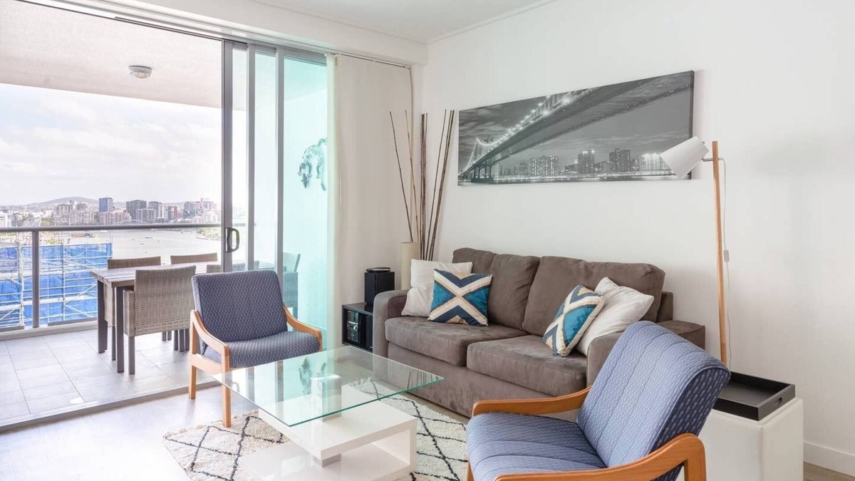 Brisbane Central Business District Apartment | Modern 2 bedroom in city centre, amazing location & view - by S&P Apartments