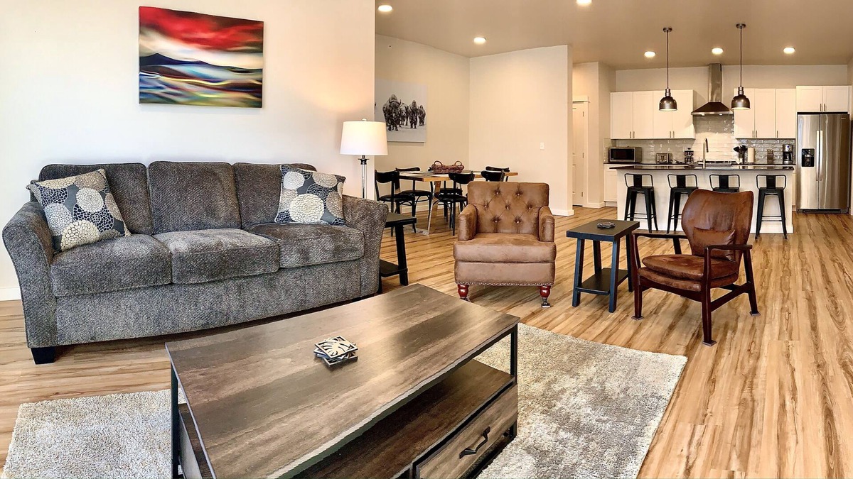 Livingston Condo | Modern 2 Bedroom Condo Overlooking Paradise Valley and Absaroka Mountains