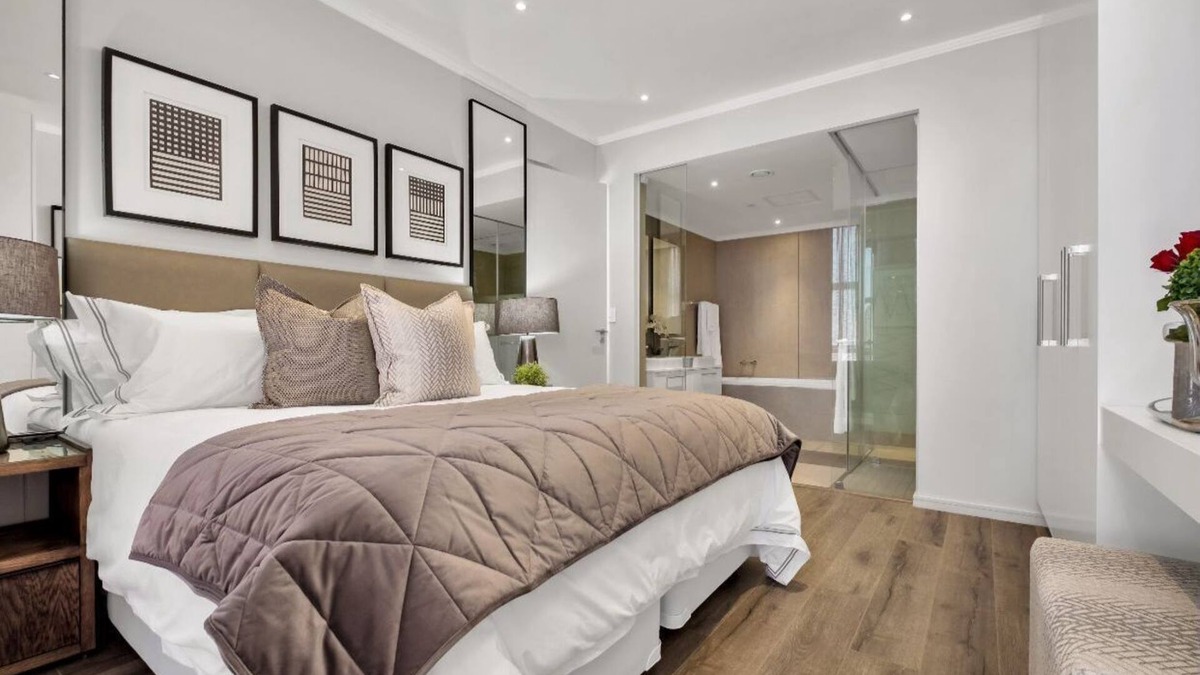 Greater Johannesburg Metropolitan Area Apartment | Modern 2-bedroom Executive apartment with WiFi, in Masingita Towers Sandton