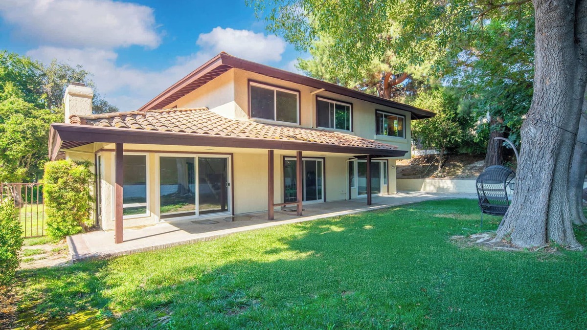 Thousand Oaks House | Modern 2-Story Home in Thousand Oaks, Near LA Hotspots