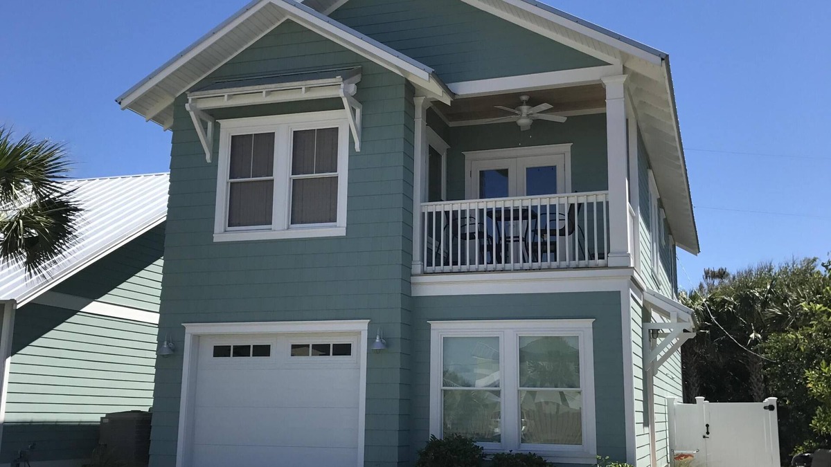 St. Augustine Beach House | Modern 2B Carriage House 300' from the beach, walk to restaurants, sleeps 4