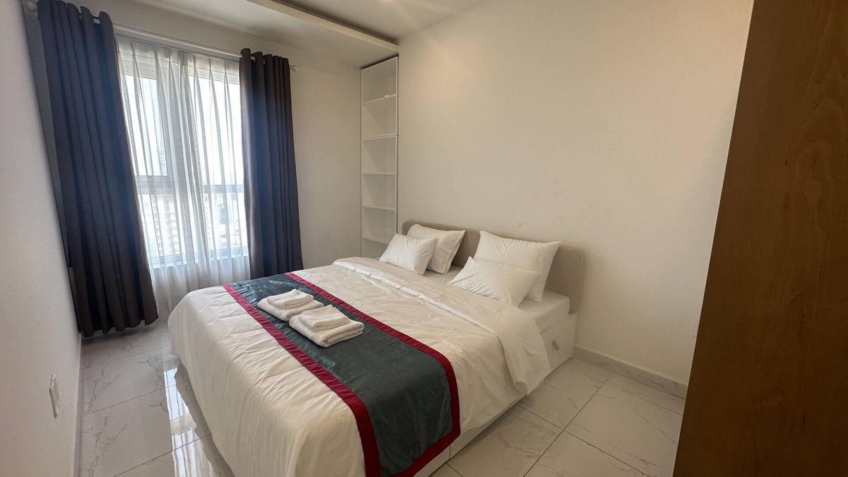District 3 Apartment | Modern 2BR Condo at Terra Royal 10m to Bến Thành market, 10m to Airport