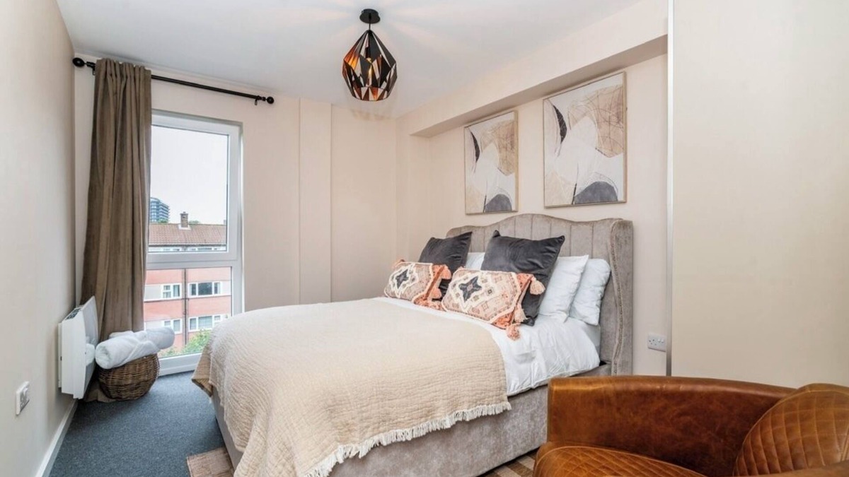 Trafford Apartment | Modern 2bed Manchester+ parking