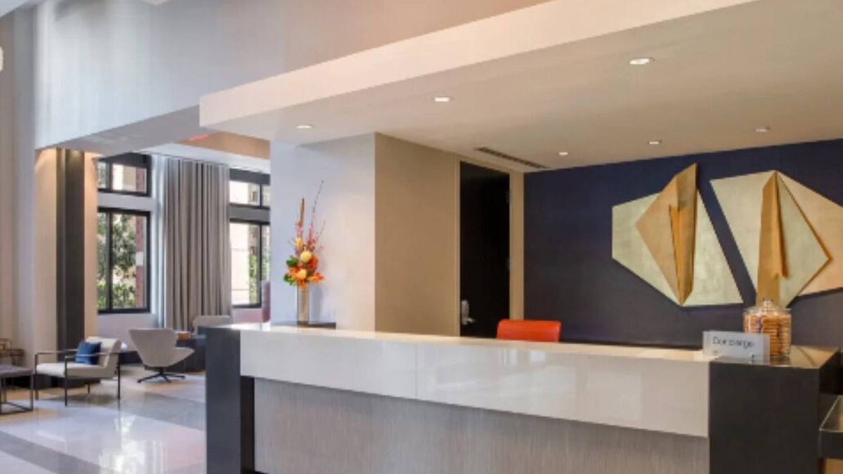 Radnor - Fort Myer Heights Apartment | Modern 2BR/2BA Fully Furnished in Rosslyn, Arlington - Prime Location!